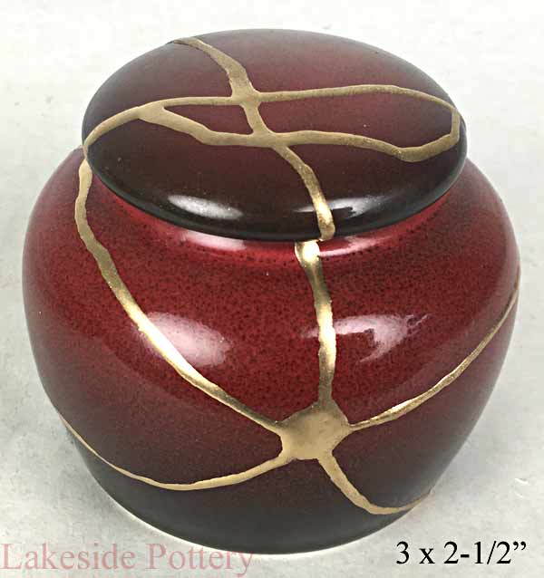 Japanese jar with lid
