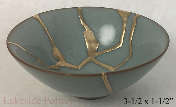 Japanese kintsugi crackle celadon bowl