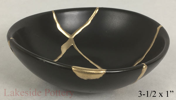 Kintsugi Japanese dish