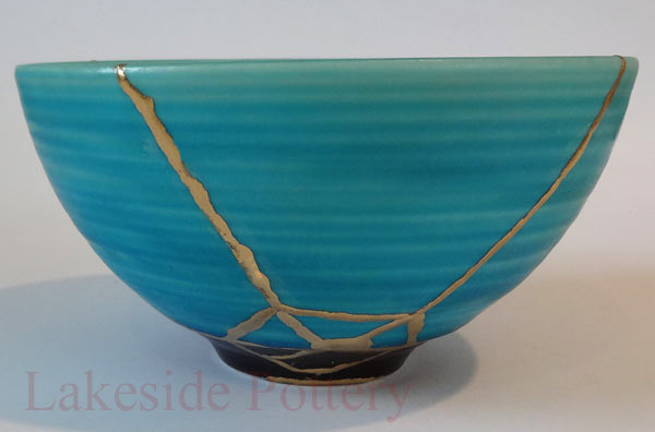 Kintsukuroi or kintsugi gift
