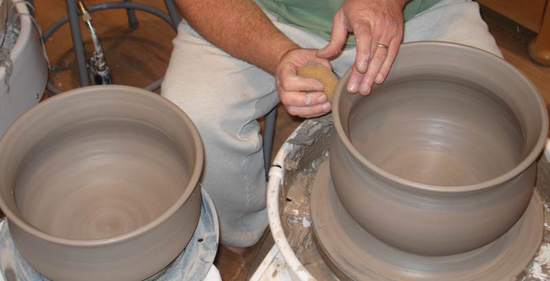 making a clay O'pot