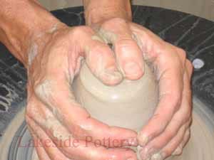 Throwing a basic pot on the wheel lesson