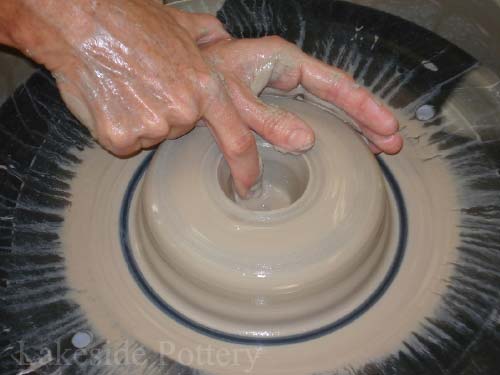 Hand Building vs Wheel Throwing: Learn How to Make Pottery