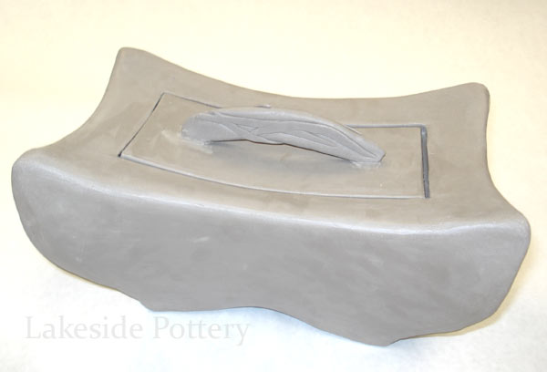 ceramic curved clay box with lid