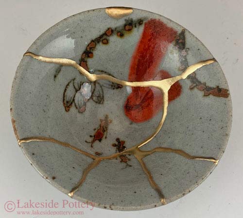 Kintsugi art using real gold process