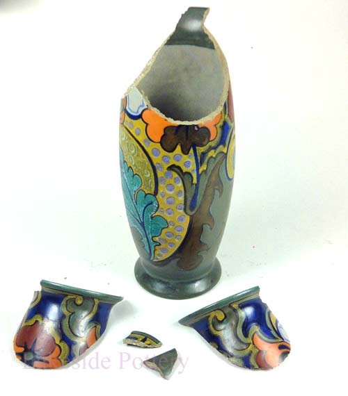 Gouda holland Pattern Vase - broken