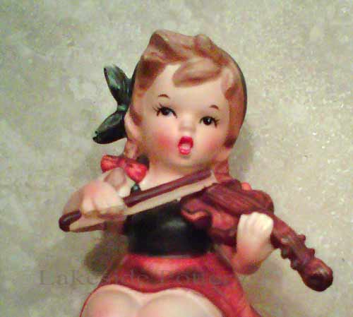 Hummel Violin girl figurine - before repair