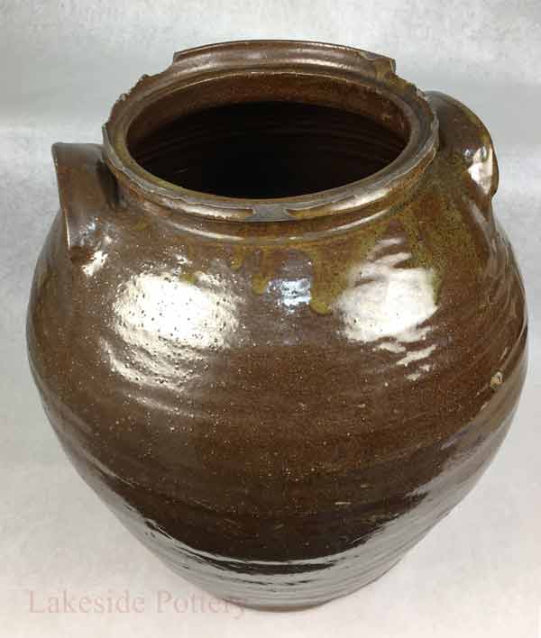 Stoneware crock with broken / pot missing rim